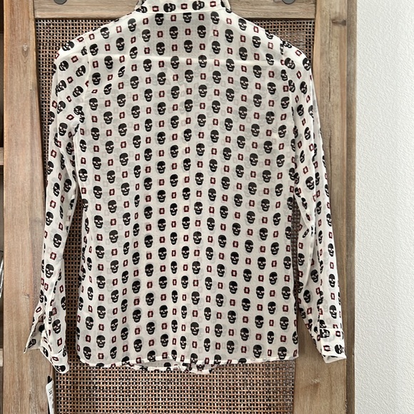 NWT Zara Skull Print Long Sleeve Button Front Shirt size XS - Picture 3 of 7